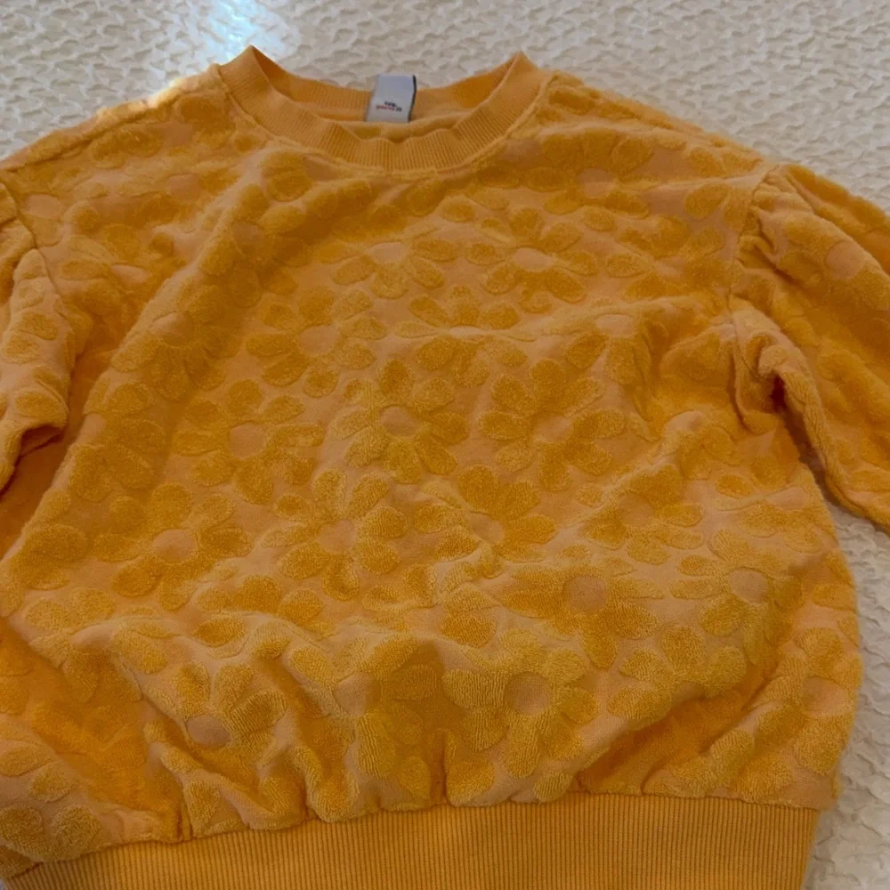 Old Navy Bright Yellow Kids shorts and sweatshirt Outfit